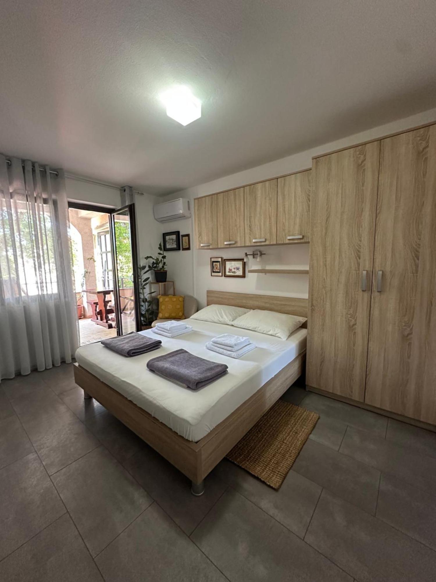 Studio Apartman Stefanija セルツェ エクステリア 写真